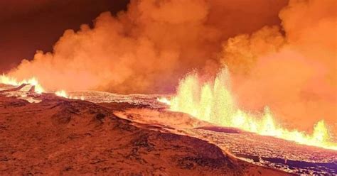 Volcano Erupts In Iceland S Reykjanes Peninsula After Weeks Of Tremors