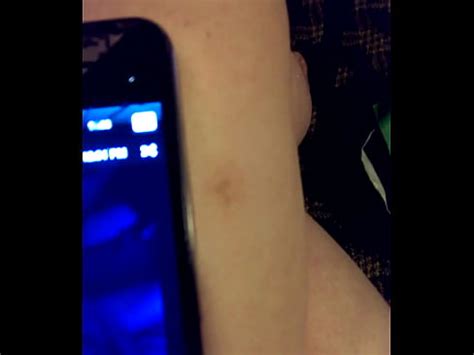 Puta de Craigslist devora mi polla mientras la esposa se come su coño XVIDEOS