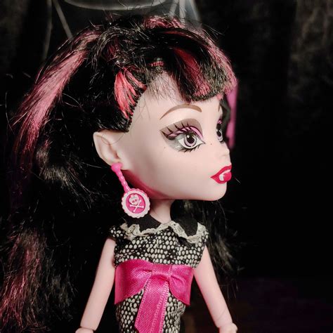 G3 Draculaura and a Mini History--a Guest Review! | The Toy Box Philosopher