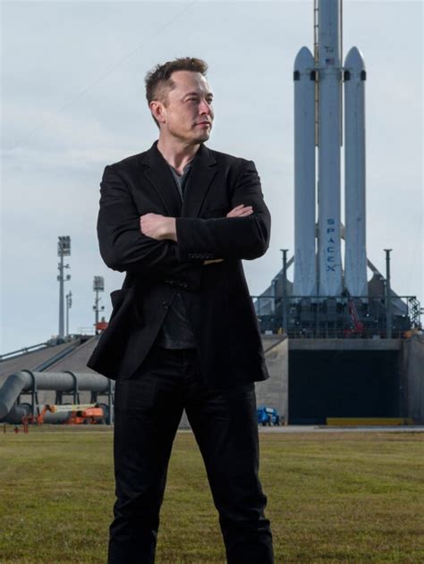 Biography Of Elon Musk एलन मस्क की जीवनी कैसे बने इतने सफल ये बातें जरूरु जानें Man With