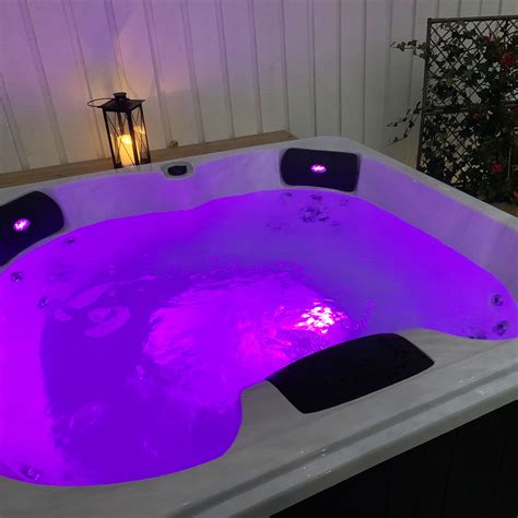 Luxury Holiday Caravan in Newquay, Cornwall with a Private Hot Tub and