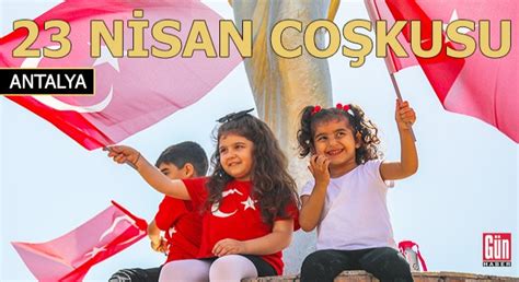 23 Nisan coşkusu Cam Piramit te