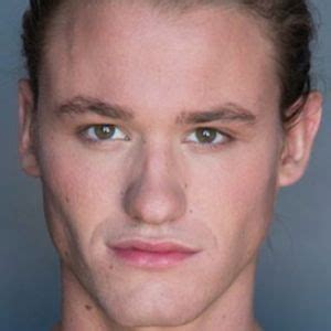 Dylan Playfair - Age, Bio, Family | Famous Birthdays