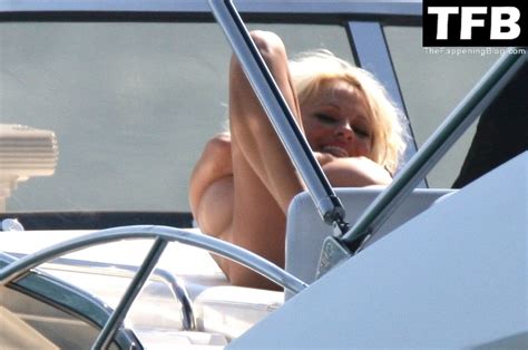 Pamela Anderson Poses Topless And In A Bikini On A Boat In Cannes Photos Onlyfans Leaked