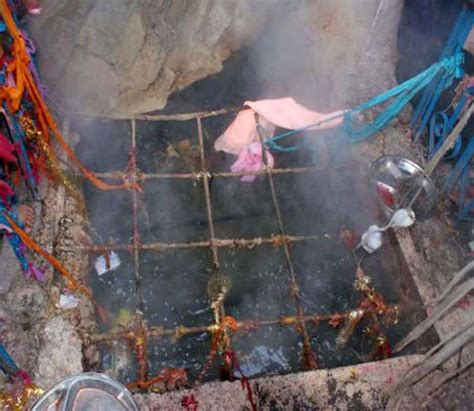 8 Natural Hot Water Springs In India क नहम गरम रहत य 8 कडतल पण आजह आह एक रहसय