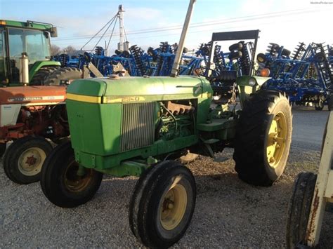 1980 John Deere 2940 Tractors Utility 40 100hp John Deere