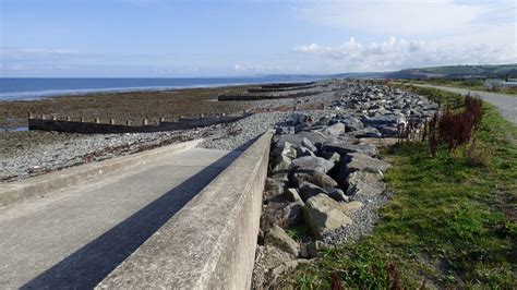 Groynes At Aberaeron Sandy Gerrard Geograph Britain And Ireland