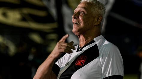 Roberto Dinamite maior ídolo do Vasco morre aos 68 anos