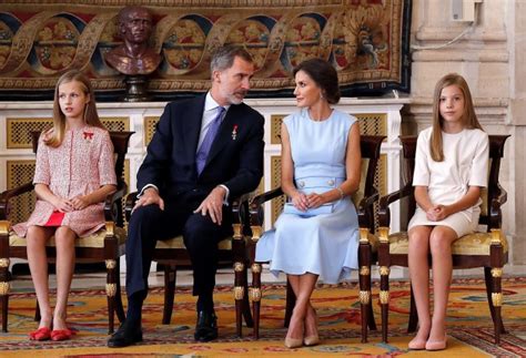 Leonor y Sofía protagonistas en el 5º aniversario de sus padres como Reyes