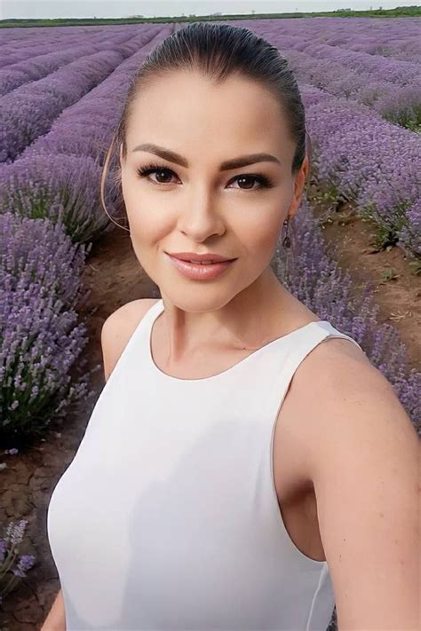 Beautiful Olga Y O From Nikolaev With Blonde Hair Id Ladadate