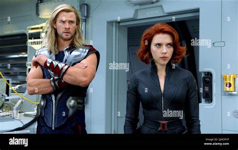 CHRIS HEMSWORTH, SCARLETT JOHANSSON, THE AVENGERS, 2012 Stock Photo - Alamy