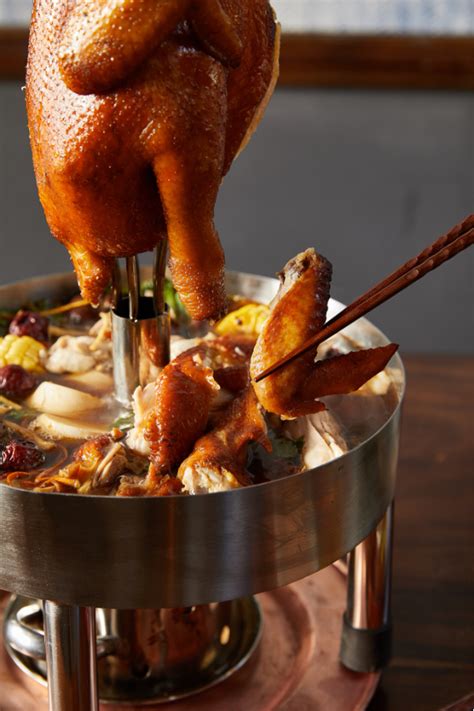 Bếp Quán tổ chức triển lãm ẩm thực cực độc đáo quy tụ dàn chuyên gia ẩm thực hot TikToker hàng