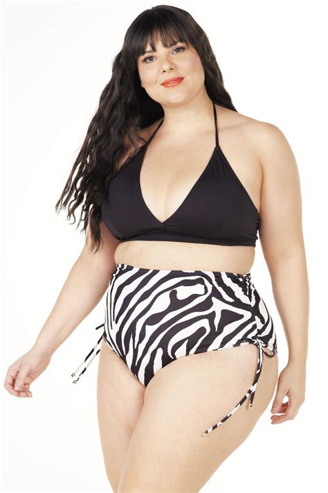 BIQUÍNI PLUS SIZE TOP DECOTE PRETO E HOT PANT LACINHO ZEBRA AUDAZ MODA AUDAZ MODA PLUS SIZE