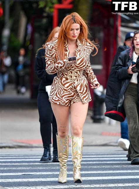 Bella Thorne Looks Stylish While Stepping Out In Nyc Photos