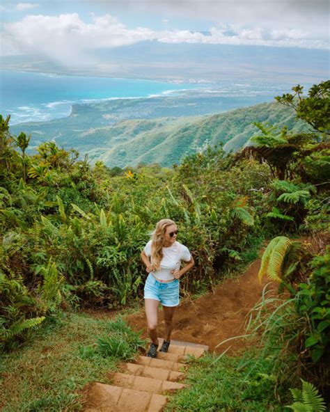 Guide To Hiking Waihee Ridge Trail In Maui Hawaii