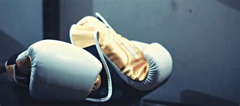 Do Heavier Gloves Make You Hit Harder? What Size To Choose? – Fighting ...