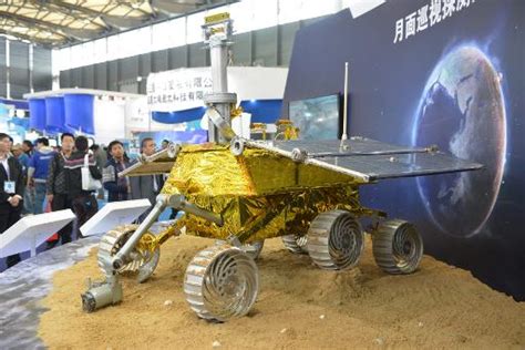 China moon rover enters lunar orbit