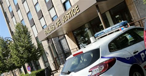 Justice Homécourt il menace d envoyer les gitans aux policiers