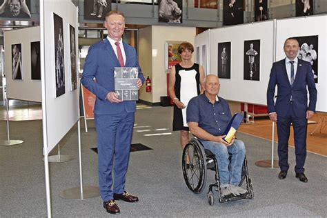 Sinsheim Fotoausstellung Sinsheimer Begegnungen In Sparkasse Eröffnet Sinsheim Kraichgau