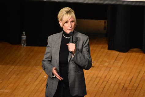 Erin Brockovich Meets With East Palestine Residents | News, Sports, Jobs - The Intelligencer