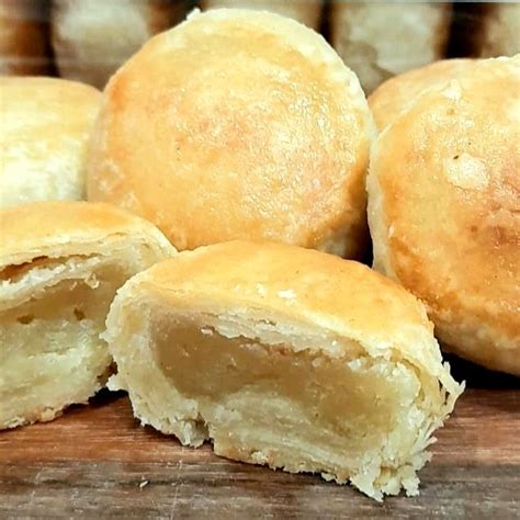 Jual Bakpia Kacang Ijo Hijau Tolitolino Kue Pia Enak Lezat Toples Isi