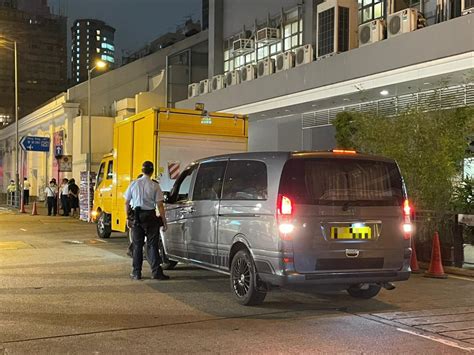 警聯同食環油麻地打擊阻街及交通違例 共發16張告票或傳票 星島日報