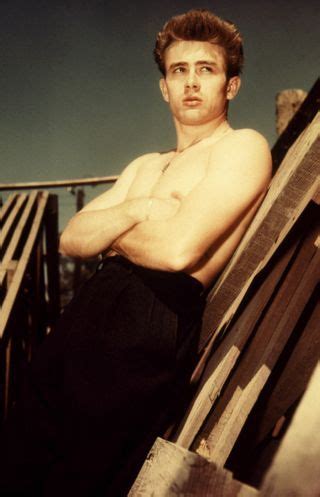 25 Hombres Que Se Convirtieron En Sex Symbols Sin Tener Abdominales Vanity Fair