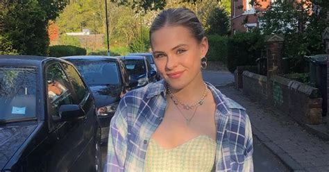 Woman Takes Posed And Relaxed Lingerie Snaps Seconds Apart To Show Real Skin Daily Star