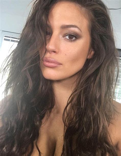 Ashley Graham Turns Valentine S Vixen With Smouldering Naked Snap Daily Star
