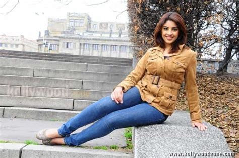 Sexy Richa Gangopadhyay Hot Pictures 26 108975 Kollywood Zone