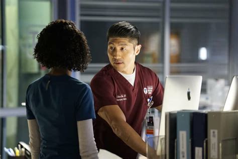 Chicago Med Season 4 Episode 21 Brian Tee As Dr Ethan Choi Tell