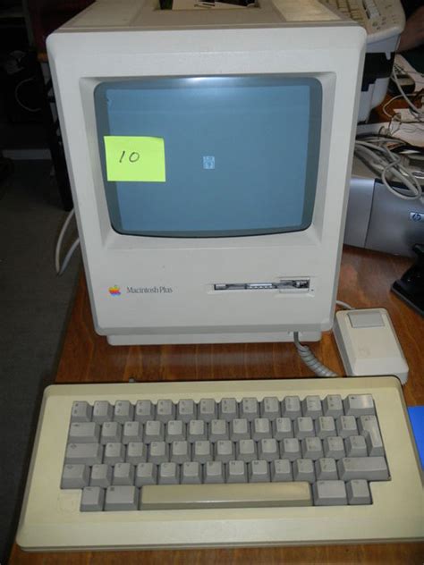 Macintosh Plus – M0001AP - with original keyboard and mouse - Catawiki