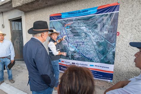 Enrique Vega Carriles entrega obras de rehabilitación de calles de