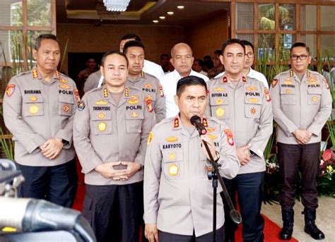 Dirkrimsus Dan Kabid Propam Dan Delapan Perwira Polda Metro Jaya Mutasi