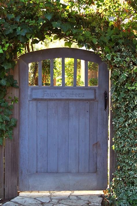 Gateway Into A Yard Or Garden Love Definitely Having One Of These