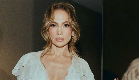 Jennifer Lopez Ha Incantato Con Un Audace E Iconico Outfit Di 10 Anni Fa