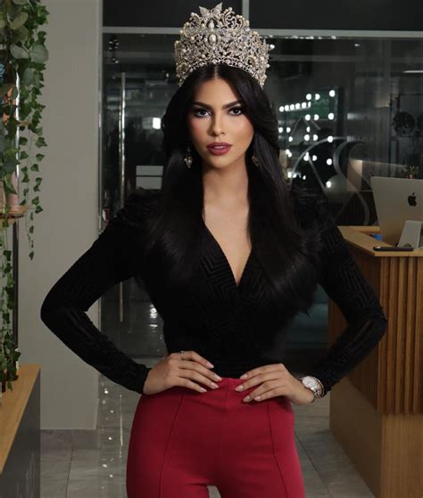 7 Potret Miss Universe Panama 2023 Natasha Vargas Takjub