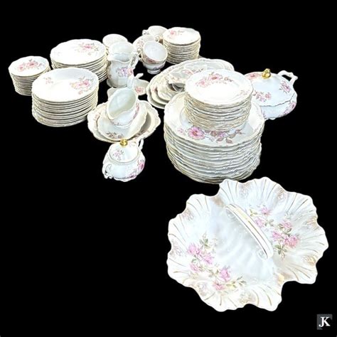 A 100 Piece Mitterteich Bavarian Hand Painted China Dinner Service In