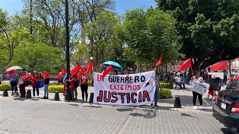 Antorchistas se manifiestan por el asesinato de líderes guerrerenses