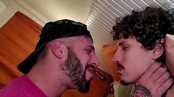 Dejando Que El Vecino Me La Chupe Hasta Correrme En Su Boca Gratis XVIDEOS