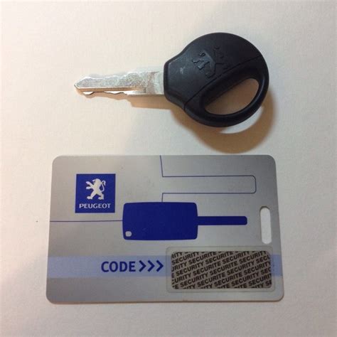 Ключ и карточка с кодом. — Peugeot 206, 1,4 л, 2007 года | электроника ...