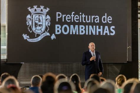 Bombinhas abre ano letivo de 2023 formação para os profissionais da