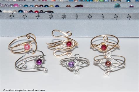 Tutorial On How To Make This Simple Wire Ring More Wire Jewelry Rings Wire Wrapped Jewelry