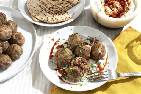 Turkish Style Koftas With Spicy Yogurt Recette Magazine