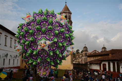 Detona Festival De Globos De Cantoya Turismo En P Tzcuaro