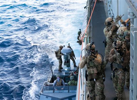 Tragic End To Search For Missing Us Navy Seals Off Somalias Coast