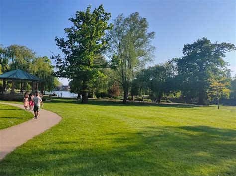 raphael park opening times contacts park  london