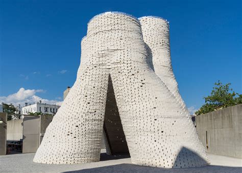 Tower Of Grown Bio Bricks By The Living Opens At Moma Ps1