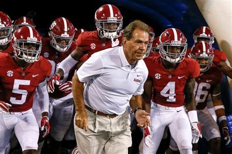 How would Alabama fare against NFL teams? A Vegas oddsmaker's eye ...