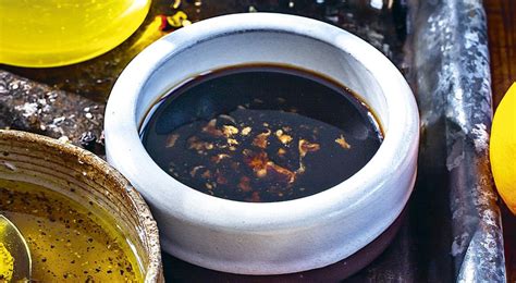 Гранатовый соус наршараб, традиционный для азербайджанской кухни ...